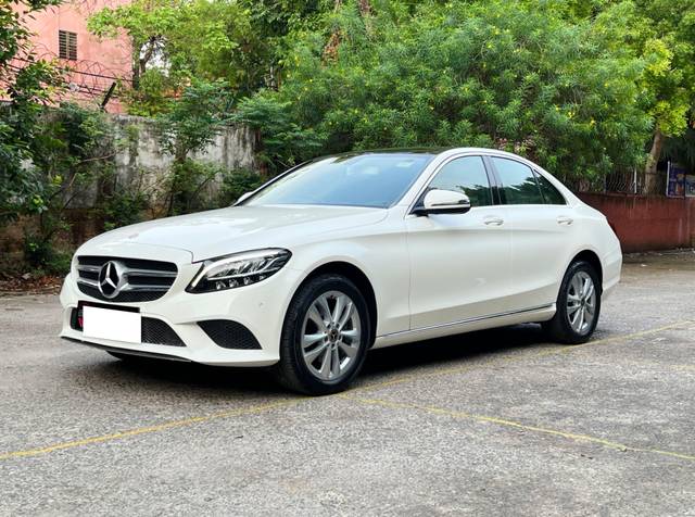 https://images10.gaadi.com/usedcar_image/4519747/original/processed_f486afaa0a9f308389f0060cfabac82e.jpg?imwidth=6402