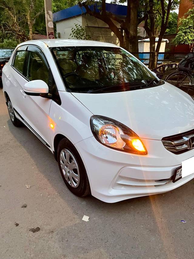https://images10.gaadi.com/usedcar_image/4519766/original/processed_80778b66dd40cc6bd76e765605e44ac5.jpg?imwidth=6400