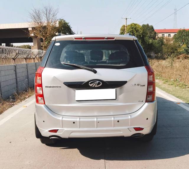 https://images10.gaadi.com/usedcar_image/4519768/original/processed_cbe1ab7a9d211be5476bee07cd27573e.jpg?imwidth=6401
