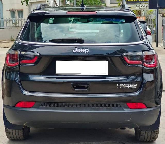https://images10.gaadi.com/usedcar_image/4519769/original/processed_50674111b38921d4aa94f6a28121c984.jpeg?imwidth=6402