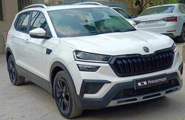 https://images10.gaadi.com/usedcar_image/4519774/original/processed_45ee9d1432ff230cf4abd88ced1f9949.jpeg?imwidth=6400