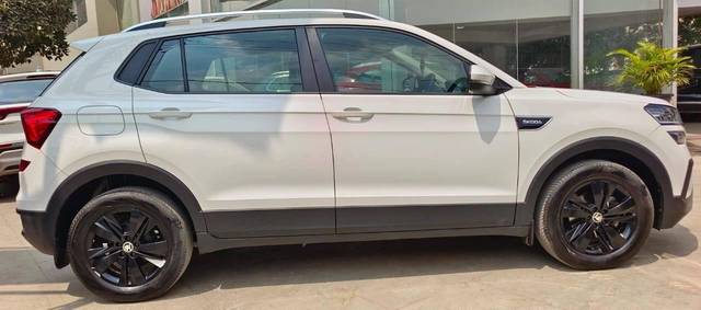 https://images10.gaadi.com/usedcar_image/4519774/original/processed_b14a5ffa5f8ad69a61e0f3528735be34.jpeg?imwidth=6401