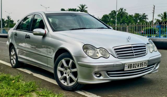 https://images10.gaadi.com/usedcar_image/4519784/original/573d95951333f2904ec82e2fb6f2efb0.jpg?imwidth=6400