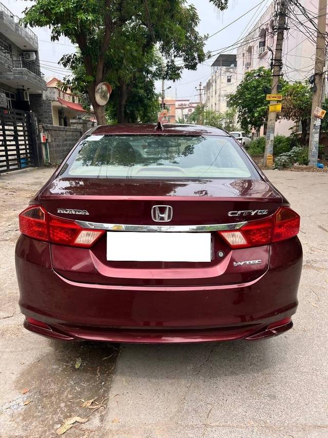 https://images10.gaadi.com/usedcar_image/4519785/original/processed_b9d52d46-3464-4362-881f-78b93be6db32.jpg?imwidth=6401