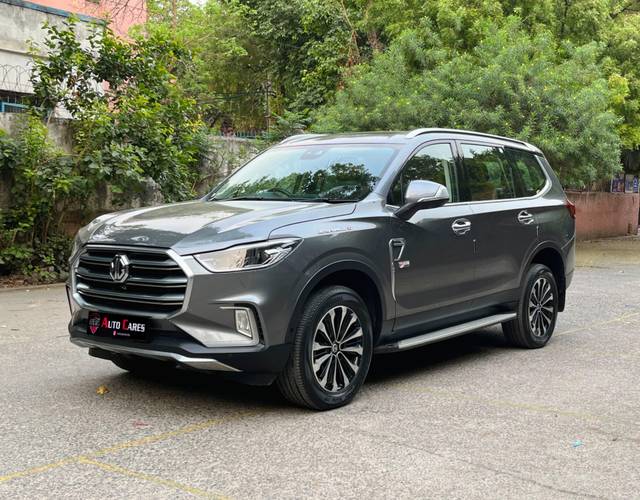 https://images10.gaadi.com/usedcar_image/4519789/original/processed_2daf1dacd2d0ed2b551dcb9e97b53f08.jpg?imwidth=6400