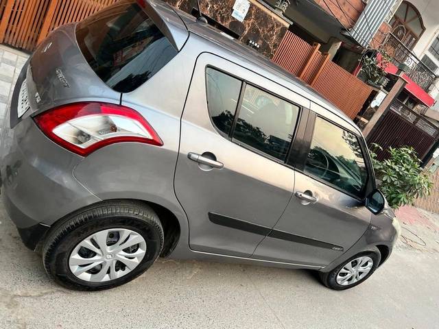 https://images10.gaadi.com/usedcar_image/4519794/original/processed_5611a539-9509-45c6-b4c5-d026b9db53e8.jpg?imwidth=6402