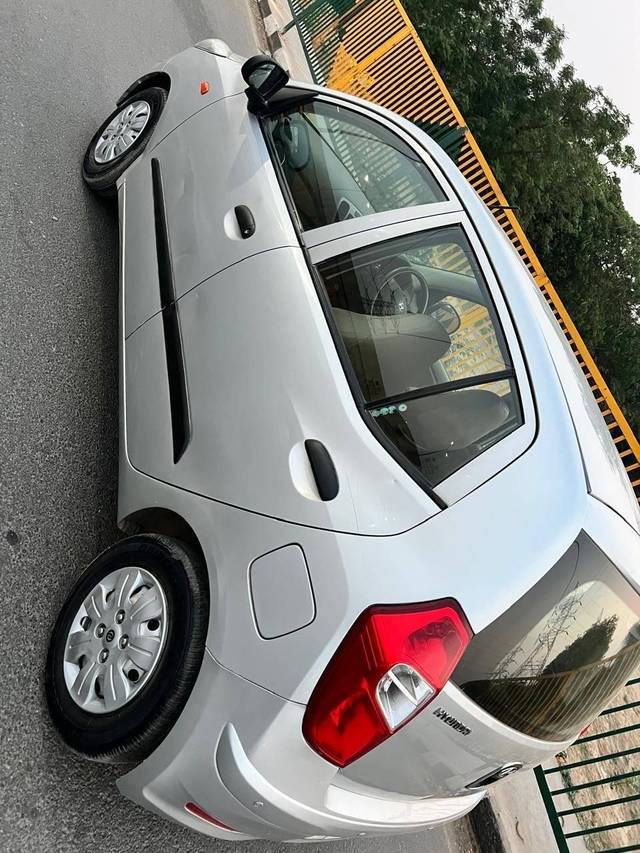 https://images10.gaadi.com/usedcar_image/4519797/original/processed_2c496dc1-7854-4c60-a02a-78e490de69e6.jpg?imwidth=6401