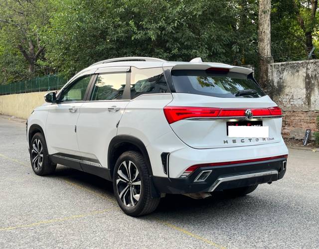 https://images10.gaadi.com/usedcar_image/4519798/original/processed_9da6a6d3d75466ec5b648a6c8a409def.jpg?imwidth=6402