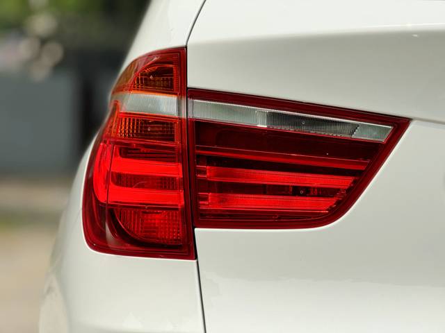 https://images10.gaadi.com/usedcar_image/4519800/original/144b43a42adb80cc4d226a9f299cd4c6.jpg?imwidth=6402