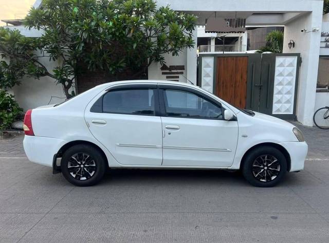 https://images10.gaadi.com/usedcar_image/4519803/original/processed_0ae5c1da4a59efb2a84e2b989224646e.jpg?imwidth=6401