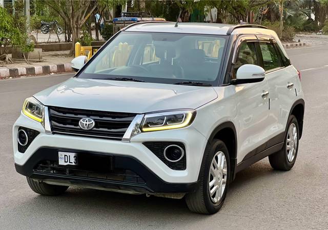https://images10.gaadi.com/usedcar_image/4519842/original/processed_ffa35203cdba9f9f515c8e9fb9971dd1.jpg?imwidth=6402