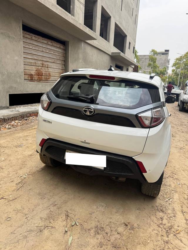 https://images10.gaadi.com/usedcar_image/4519867/original/processed_ebe925917b6dbc809faa5a9fc39689f2.jpg?imwidth=6401