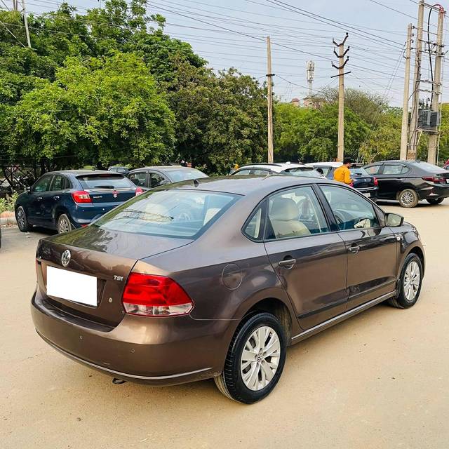 https://images10.gaadi.com/usedcar_image/4519870/original/processed_c77302fb0a66a448b1fa4e69c5f7db01.jpg?imwidth=6401