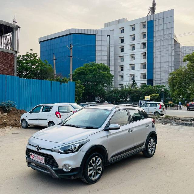 https://images10.gaadi.com/usedcar_image/4519871/original/processed_b8f7afa3d3af5a3832eed10b665ced84.jpg?imwidth=6400