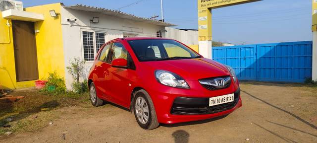https://images10.gaadi.com/usedcar_image/4519876/original/c648c36df5f2a1dec9fadde225bba14b.jpg?imwidth=6401