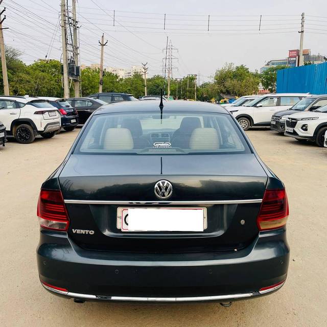 https://images10.gaadi.com/usedcar_image/4519879/original/processed_393c963644aca148c55021e1d19776c5.jpg?imwidth=6401