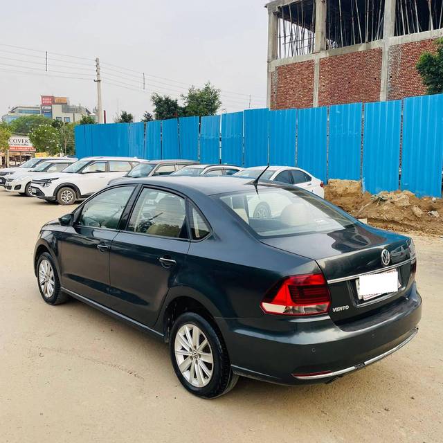 https://images10.gaadi.com/usedcar_image/4519879/original/processed_f16b59f85715f8860512833d1802d1dc.jpg?imwidth=6402