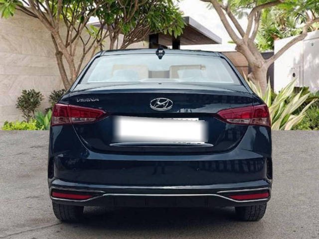 https://images10.gaadi.com/usedcar_image/4519884/original/4a912195a4fc9e40f1532faaed76e092.png?imwidth=6401