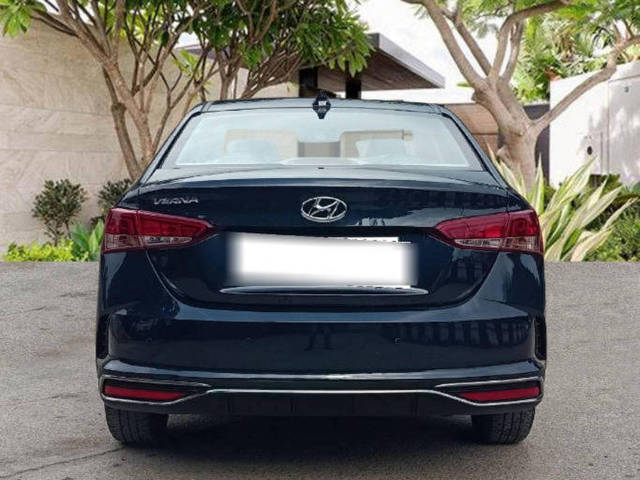 https://images10.gaadi.com/usedcar_image/4519884/original/processed_4a912195a4fc9e40f1532faaed76e092.png?imwidth=6402