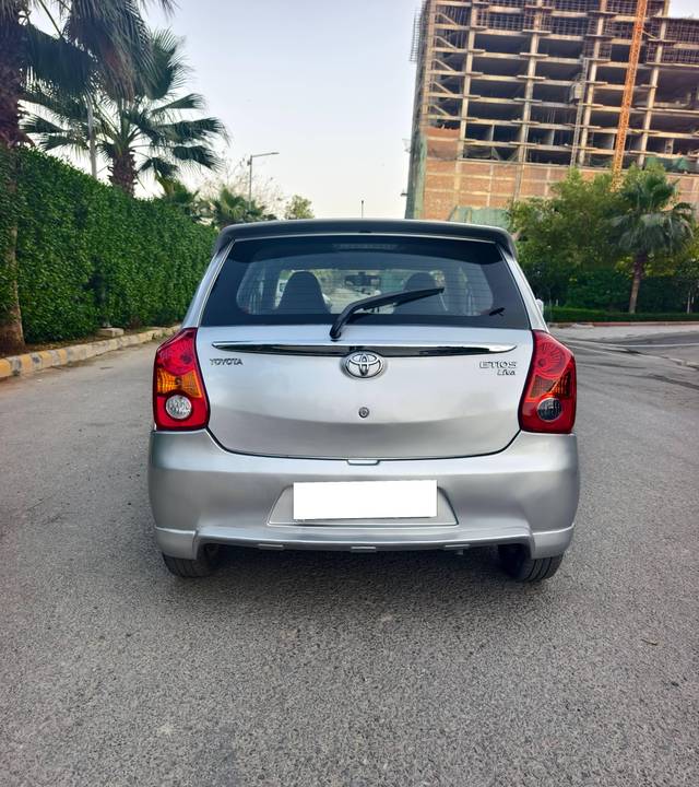 https://images10.gaadi.com/usedcar_image/4519891/original/processed_90c0aa956f995d3593b7f3088bacd80b.jpg?imwidth=6401