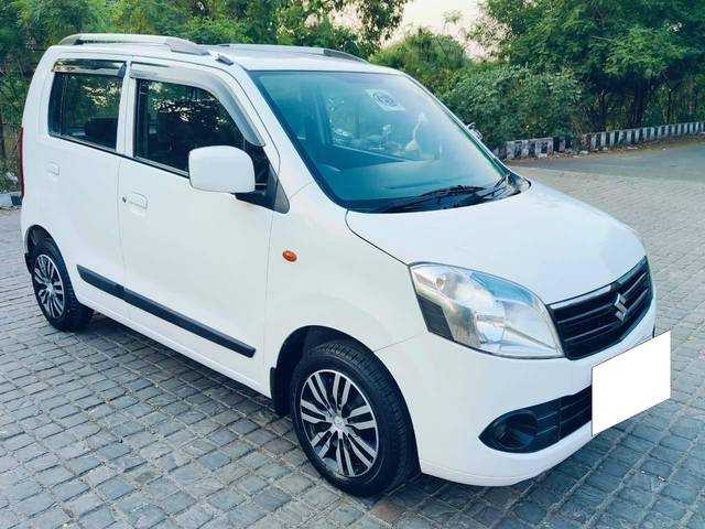 https://images10.gaadi.com/usedcar_image/4519898/original/processed_aa09260385920a05191dc70ffb711433.jpg?imwidth=6400
