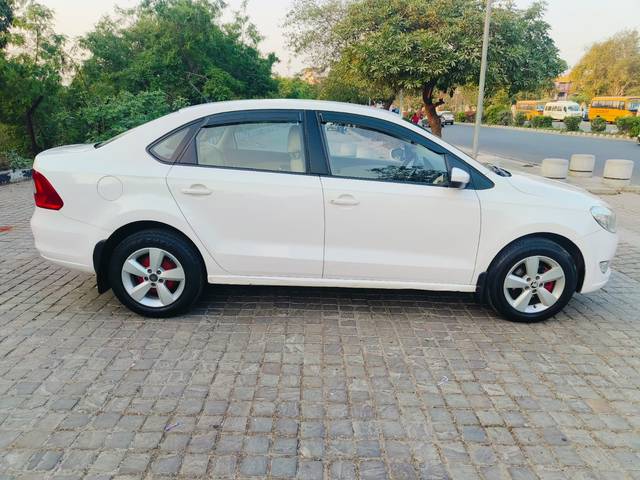 https://images10.gaadi.com/usedcar_image/4519901/original/3e20b15bccfd4a4e36fd427d64d91d41.jpg?imwidth=6401