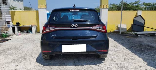 https://images10.gaadi.com/usedcar_image/4519909/original/processed_ac52db1b6bc0e751c81dc7141d5b843d.jpg?imwidth=6402