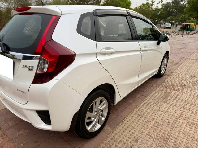 https://images10.gaadi.com/usedcar_image/4519910/original/processed_43ce466da75822eae0b3dcb7bf937578.jpg?imwidth=6402