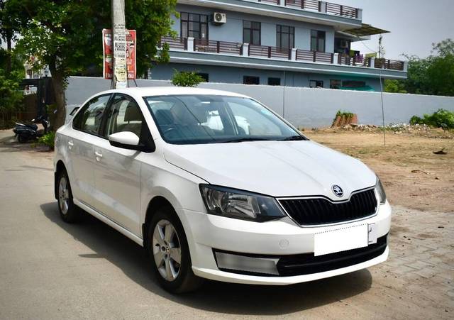 https://images10.gaadi.com/usedcar_image/4519953/original/processed_6800e9ea89921f24ce4435b427815a16.jpg?imwidth=6400
