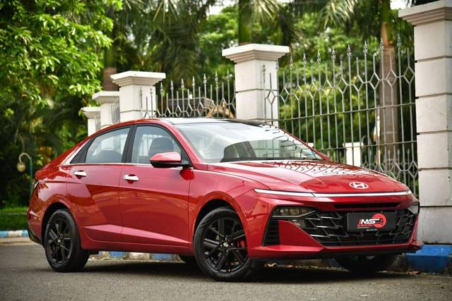 https://images10.gaadi.com/usedcar_image/4519975/original/processed_98aa7dc9b7887a741b1b15fad04408d8.jpg?imwidth=6400