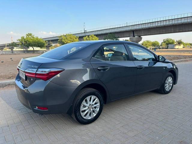 https://images10.gaadi.com/usedcar_image/4519981/original/processed_a5821a7e6ca70b6d87df04f147af21e0.jpg?imwidth=6402