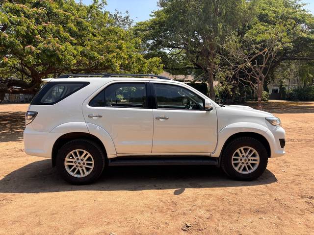 https://images10.gaadi.com/usedcar_image/4519986/original/c7d0327843af8b36b777c8a7d4f58fd3.jpg?imwidth=6401