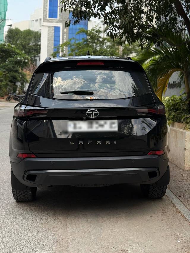 https://images10.gaadi.com/usedcar_image/4519992/original/processed_a5079d10-2a9a-4bb3-bf96-3b0df9e9f8e2.jpg?imwidth=6401