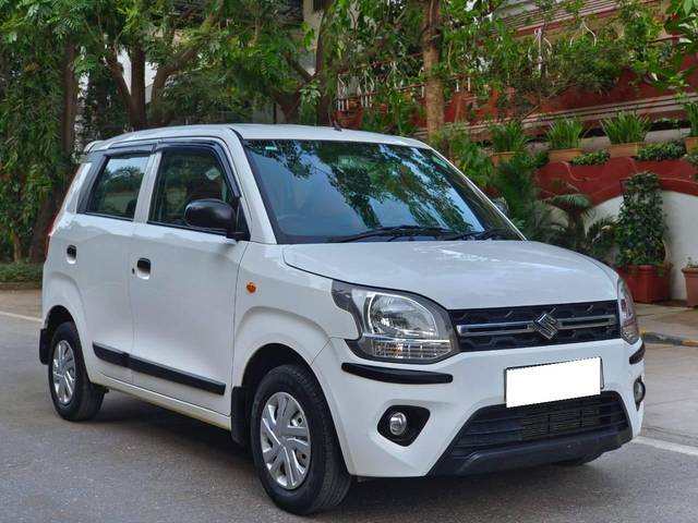 https://images10.gaadi.com/usedcar_image/4519993/original/processed_55537e62fda078426aa8d4b77cd146c9.jpg?imwidth=6400
