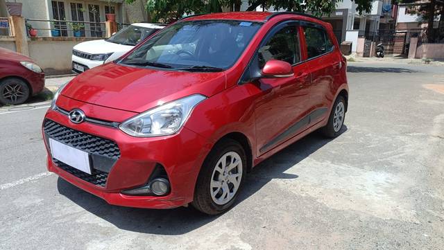 https://images10.gaadi.com/usedcar_image/4520004/original/1ff540fe26e2789d3a8de168269febd5.jpg?imwidth=6402