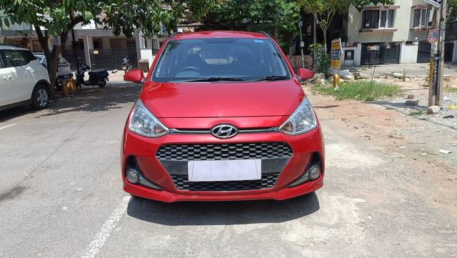 https://images10.gaadi.com/usedcar_image/4520004/original/b25cf2e4416118b076103db9d7613ffd.jpg?imwidth=6401