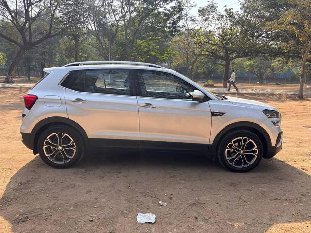https://images10.gaadi.com/usedcar_image/4520012/original/processed_8d24cee5128d2458f8e6db8876352c67.jpg?imwidth=6401