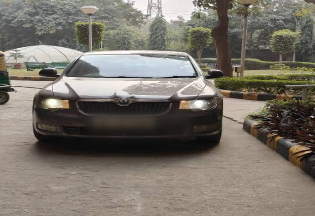 https://images10.gaadi.com/usedcar_image/4520015/original/4b751993-5e0e-44d8-99dc-cccabe4ef250.?imwidth=6400