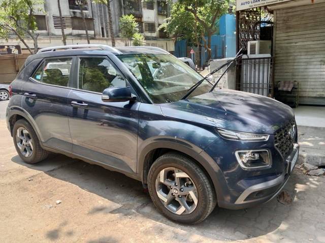 https://images10.gaadi.com/usedcar_image/4520016/original/processed_4851f7ee774bbd8925fa5d2200035f23.jpg?imwidth=6400