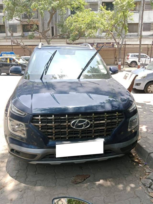 https://images10.gaadi.com/usedcar_image/4520016/original/processed_cc2028f10312a0cdebc594ce33d58fa4.jpg?imwidth=6402