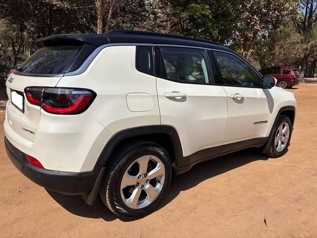 https://images10.gaadi.com/usedcar_image/4520019/original/processed_31cc5ffe56b33f27cfac1ad9082b6f0a.jpg?imwidth=6402