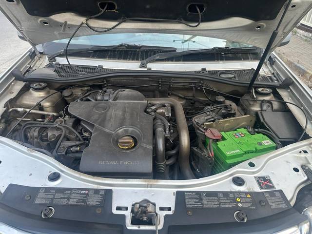 https://images10.gaadi.com/usedcar_image/4520021/original/7628b8c8a0afda1f59f9c628dedb287d.jpg?imwidth=6402