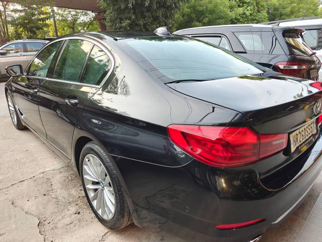 https://images10.gaadi.com/usedcar_image/4520026/original/processed_72517f4f79c49d93865b1ef76689dae6.jpg?imwidth=6402