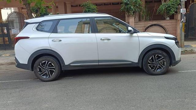https://images10.gaadi.com/usedcar_image/4520031/original/processed_12102fe0d000aabcea304a344da11f8d.jpg?imwidth=6401