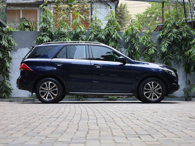 https://images10.gaadi.com/usedcar_image/4520075/original/3fc404ab4ce78cd4cabf398a51465ee8.jpg?imwidth=6401