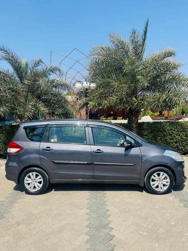https://images10.gaadi.com/usedcar_image/4520076/original/4da892d436399ce5f7e9e21fa63aa41d.jpg?imwidth=6402