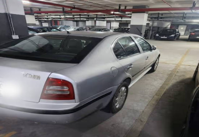 https://images10.gaadi.com/usedcar_image/4520077/original/88c2d0f9-1e0b-49e5-b0f5-13a770fee060.?imwidth=6401