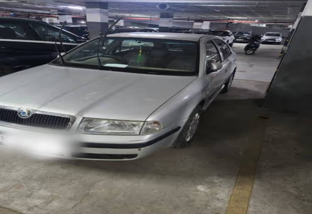 https://images10.gaadi.com/usedcar_image/4520077/original/cc9180b3-635d-4c38-9201-564741ef7710.?imwidth=6400