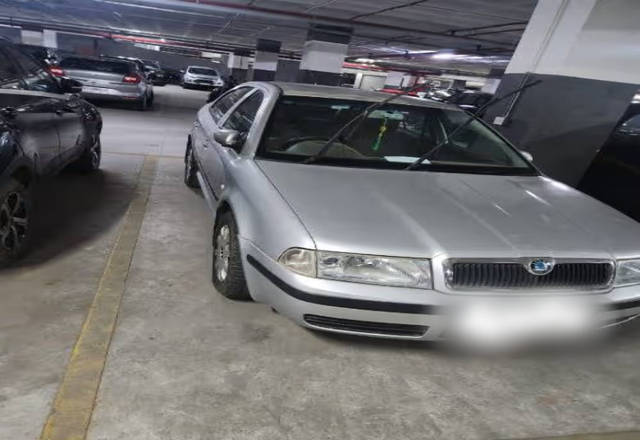 https://images10.gaadi.com/usedcar_image/4520077/original/f7fd28c7-faa0-484b-82fa-5af25d0b729f.?imwidth=6402