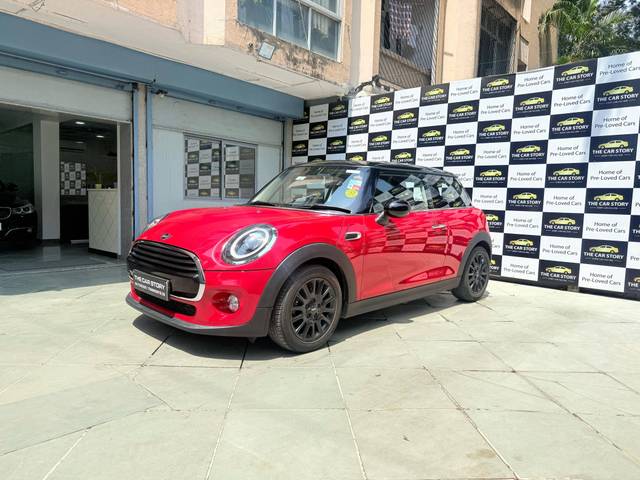 https://images10.gaadi.com/usedcar_image/4520078/original/processed_0a10c3378cf9befec5cdb4257353aa68.jpg?imwidth=6402